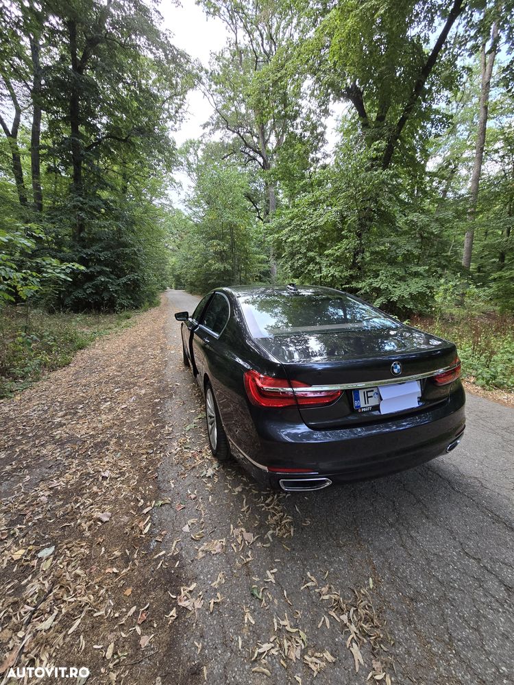 BMW Seria 7 740i - 14