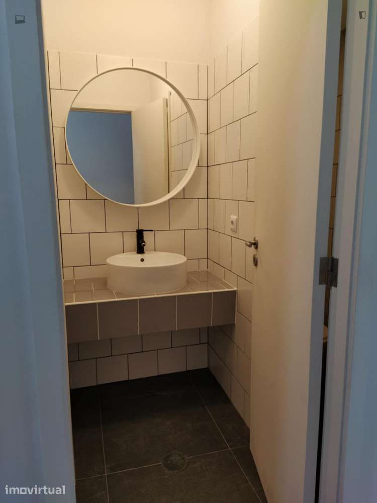 Quarto - localizado em Paranhos Porto - Grande imagem: 3/20