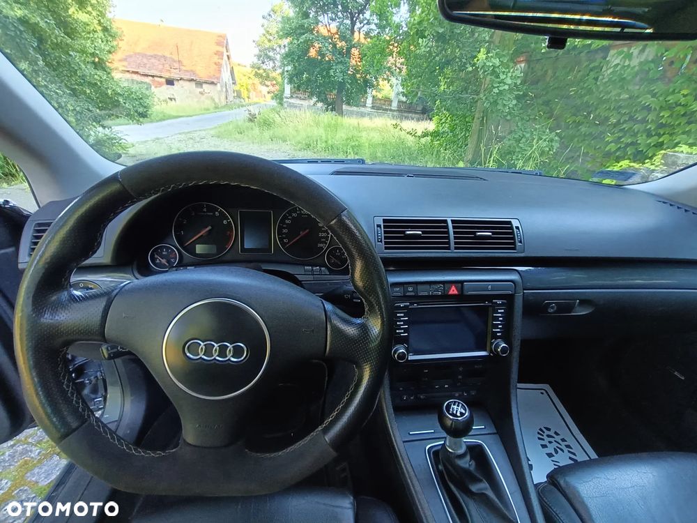 Audi A4 Limousine - 13