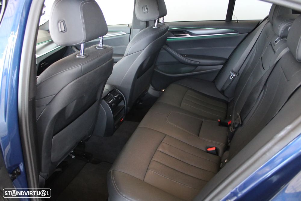 BMW 530 e Pack M - 25