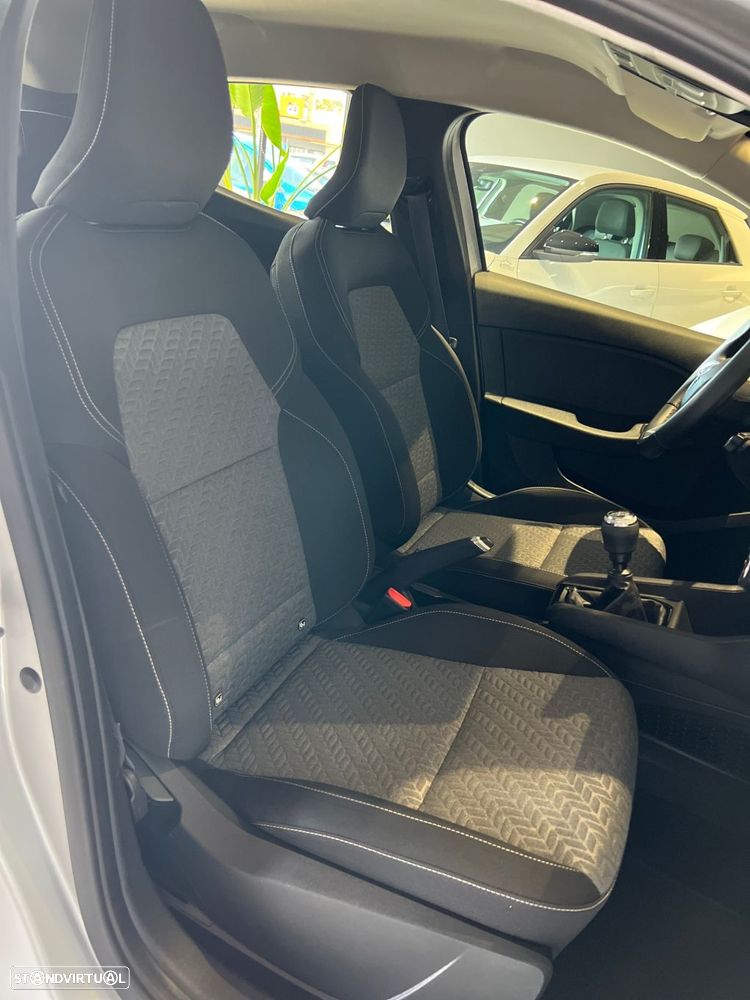 Renault Clio - 33