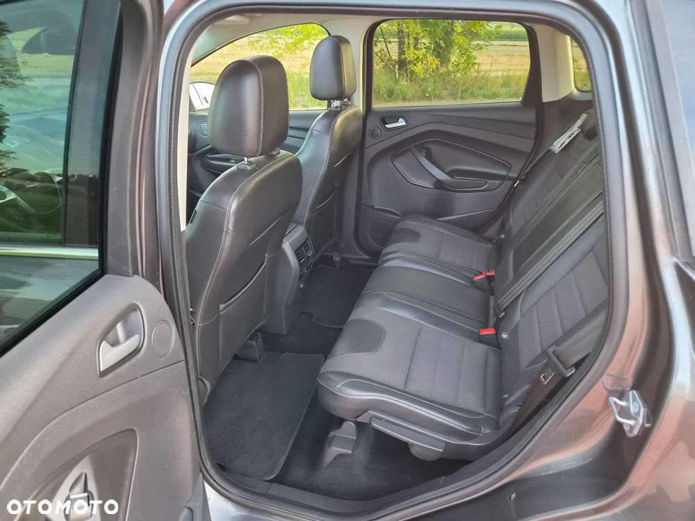 Ford Kuga 2.0 TDCi 4x4 Titanium - 28