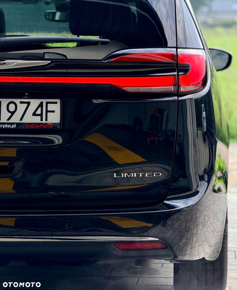 Chrysler Pacifica - 9