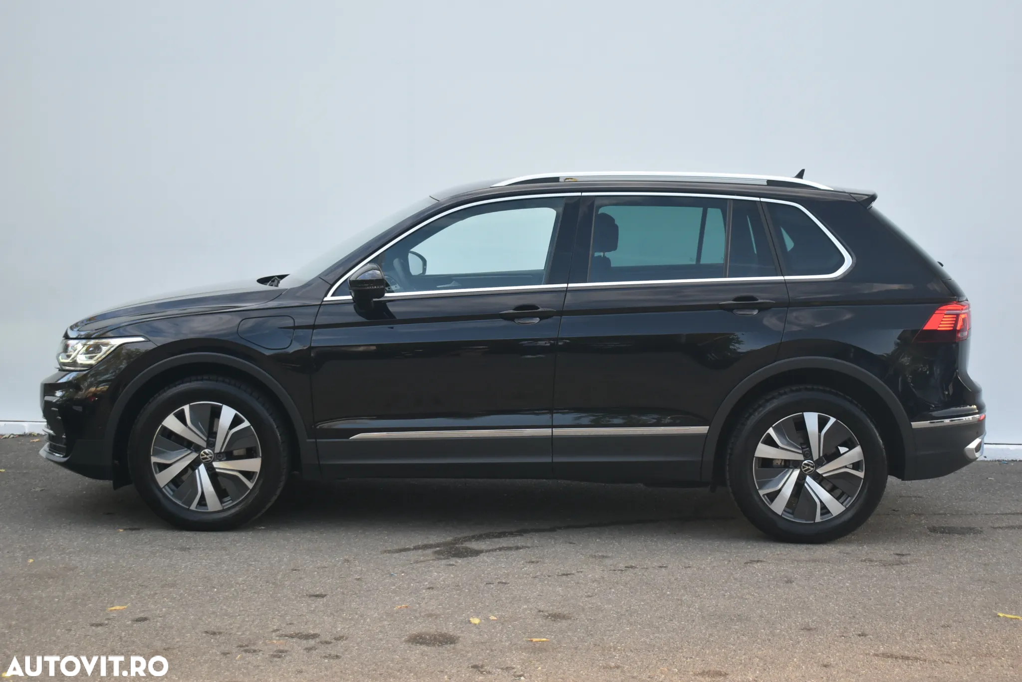 Volkswagen Tiguan - 8