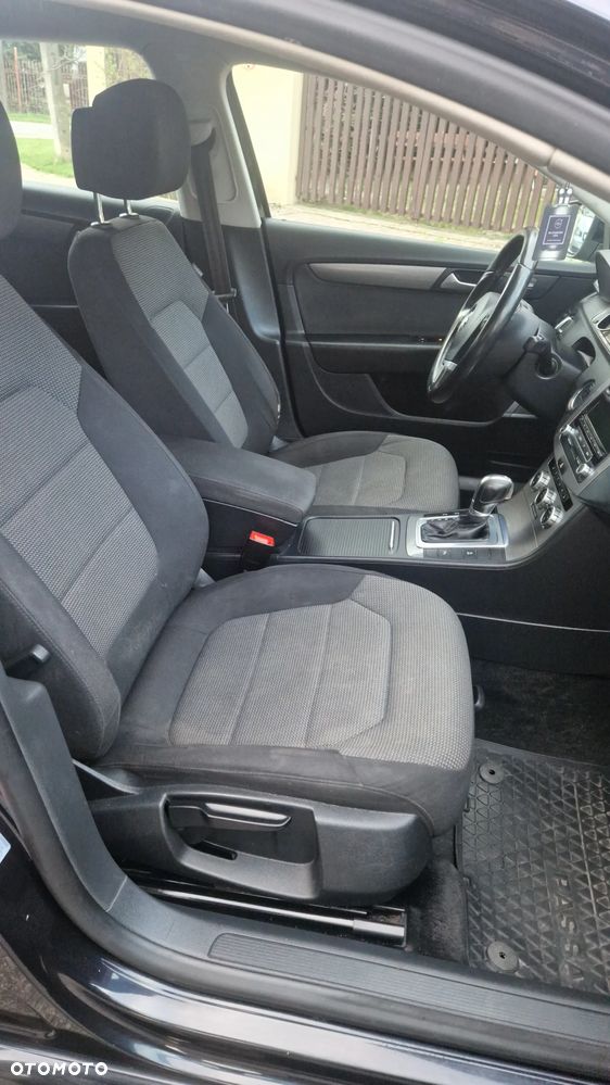 Volkswagen Passat - 22
