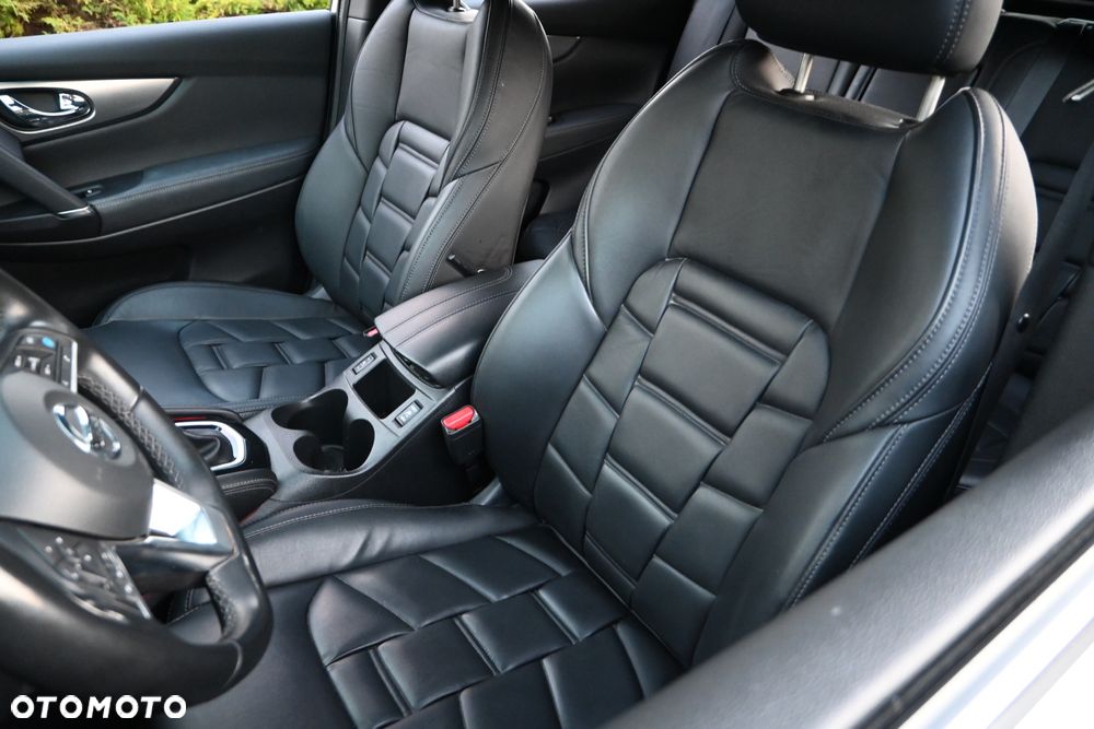 Nissan Qashqai 1.7 dCi 4x4 Tekna+ Xtronic - 25