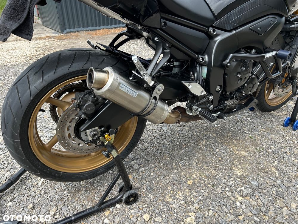 Yamaha FZ8 - 7