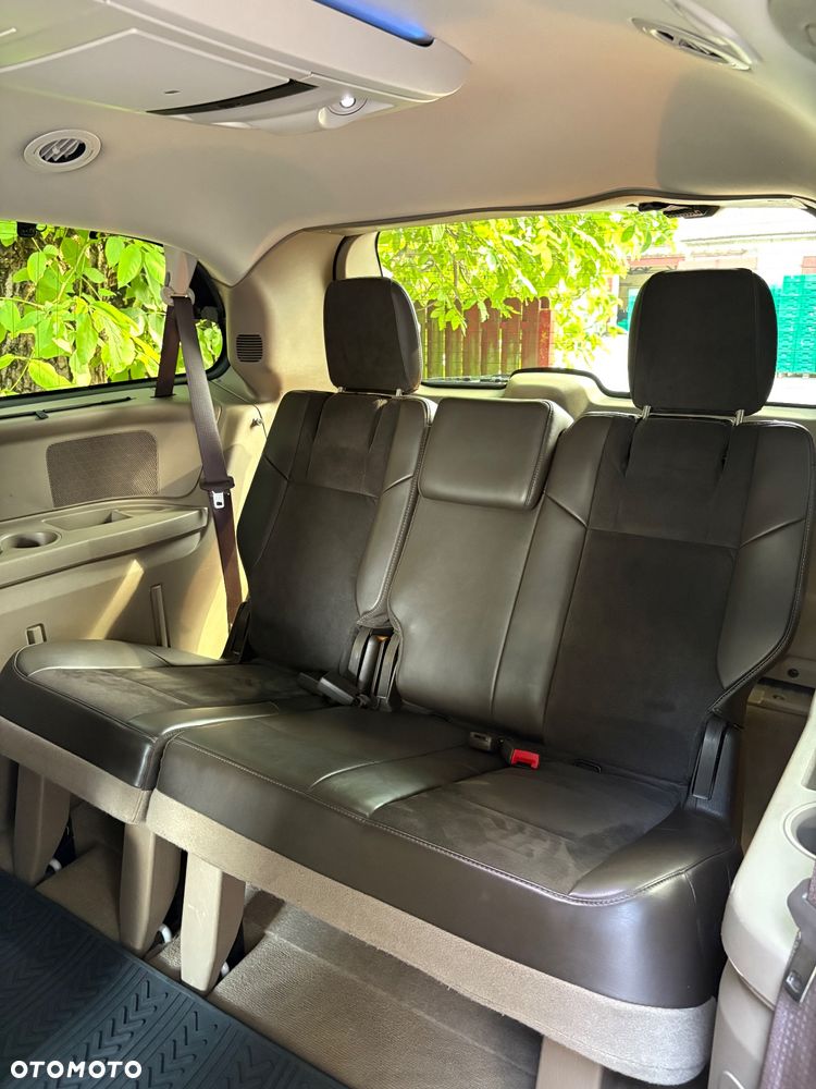 Lancia Voyager 3.6 Platinum - 17