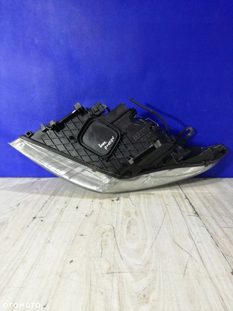 Renault Megane III 3 Lift 2013/2016 lampa przód prawa Anglik - 5