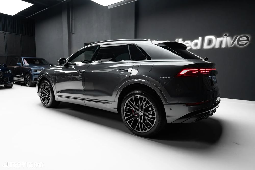 Audi Q8 55 TFSI e quattro Tiptronic PHEV - 8