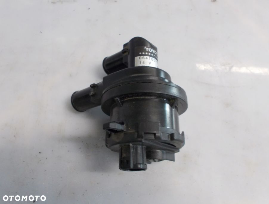 POMPKA WODY LEXUS NX300H - 1