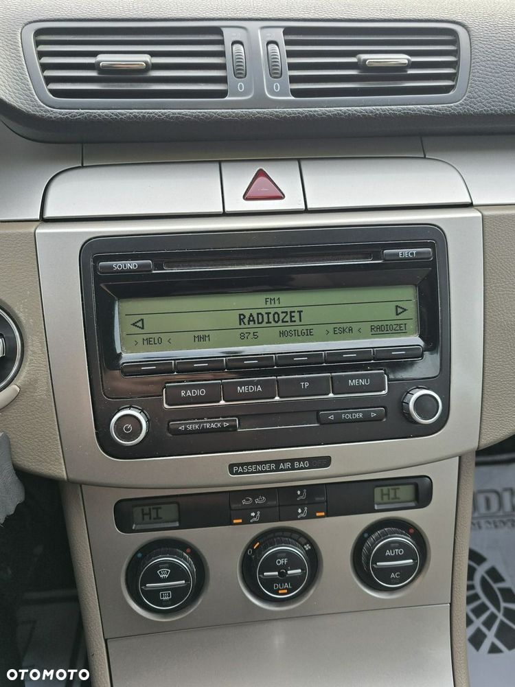 Volkswagen Passat - 31