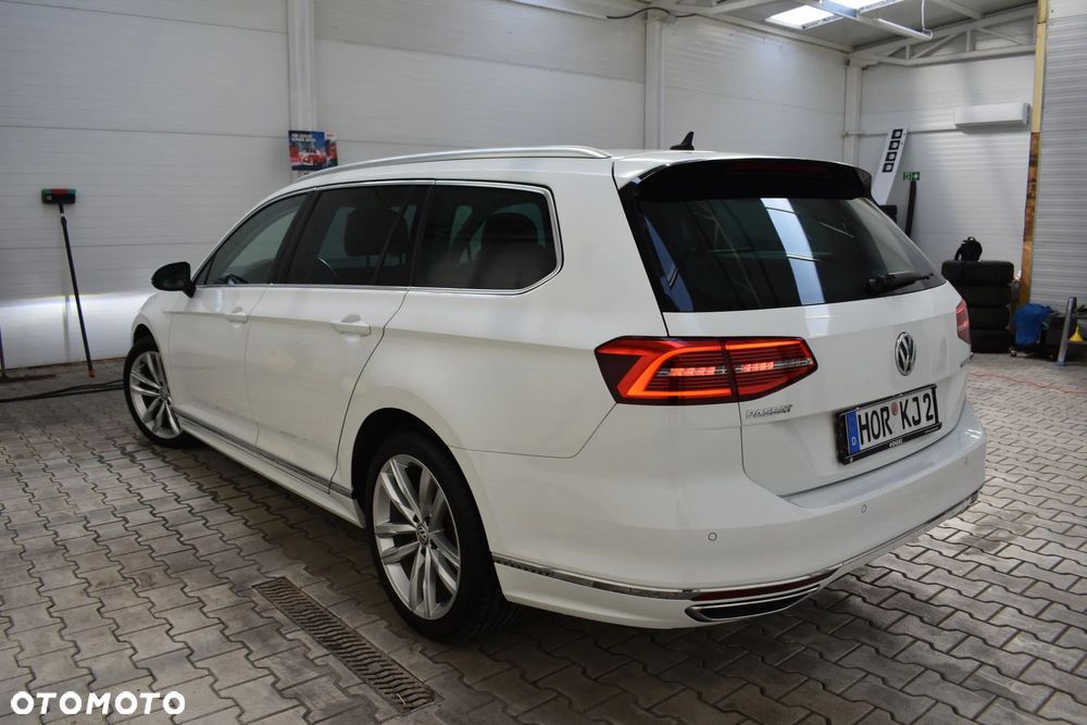 Volkswagen Passat Variant 2.0 TDI DSG (BlueMotion Technology) Highline - 18