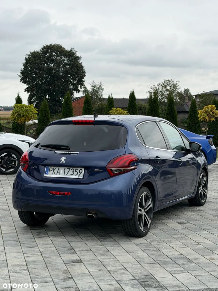Peugeot 208 2018 photo 3