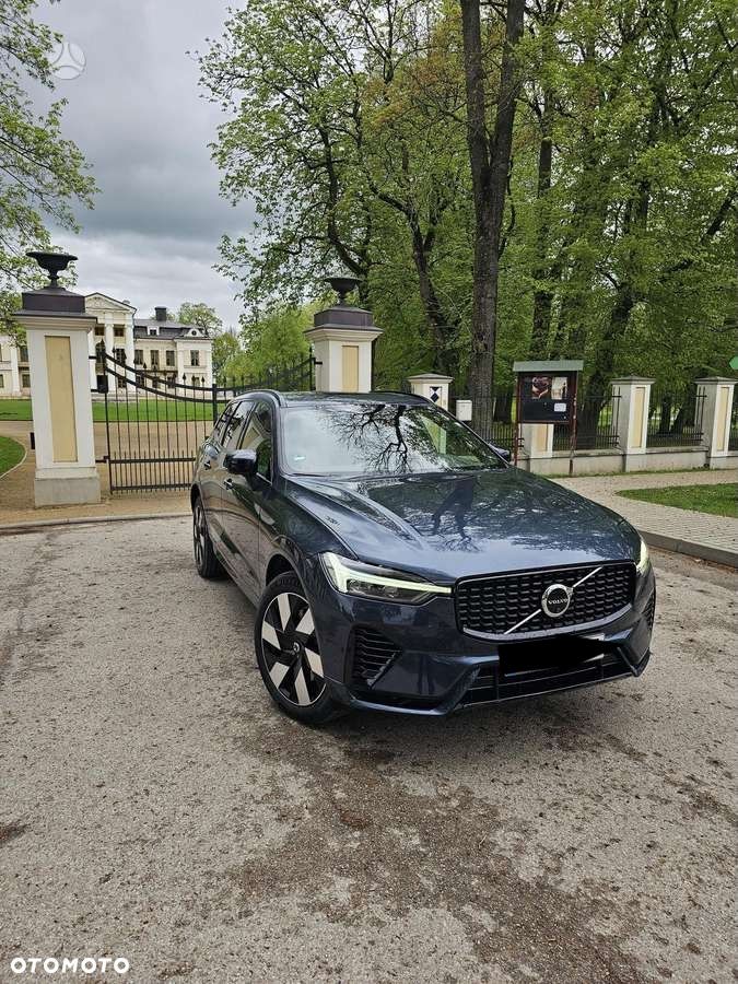 Volvo XC 60 T8 AWD Ultra Black Edition Signature - 2