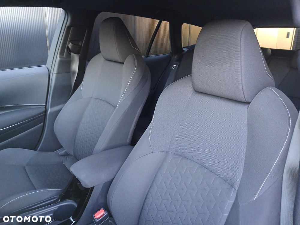 Toyota Corolla 1.8 Hybrid Comfort - 23