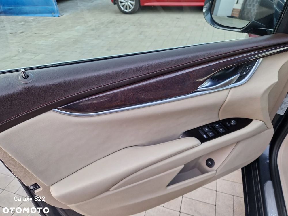 Cadillac XTS - 14