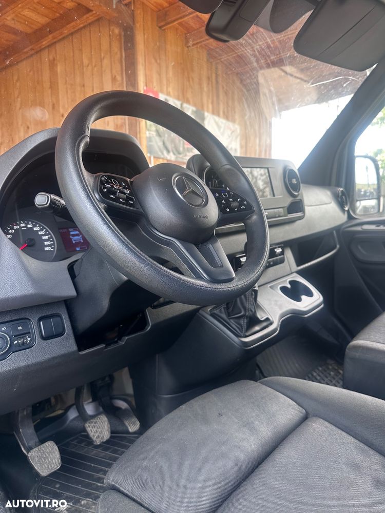 Mercedes-Benz Sprinter - 5