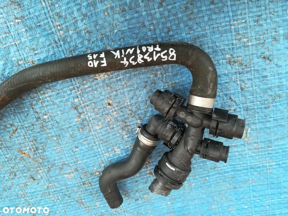 BMW 5 F11 F10 Trójnik Króciec Wody 8513834 - 4