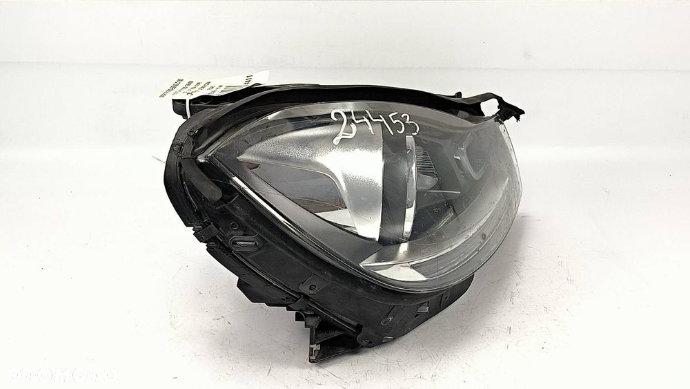 LAMPA PRAWA PRZÓD MERCEDES-BENZ C180 A2048204639 - 2
