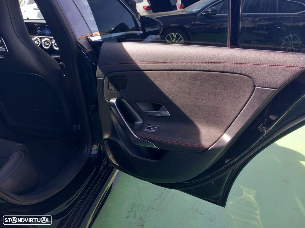 Mercedes-Benz CLA 180 d Shooting Brake AMG Line Aut. - 27
