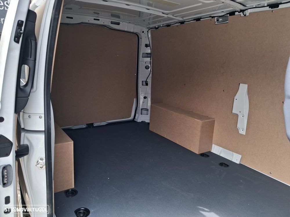 Mercedes-Benz eVito Furgão Longo 111/34 - 12