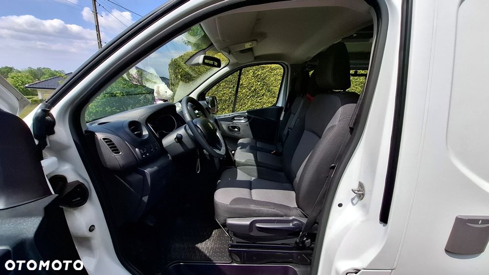 Renault TRAFIC III - 11