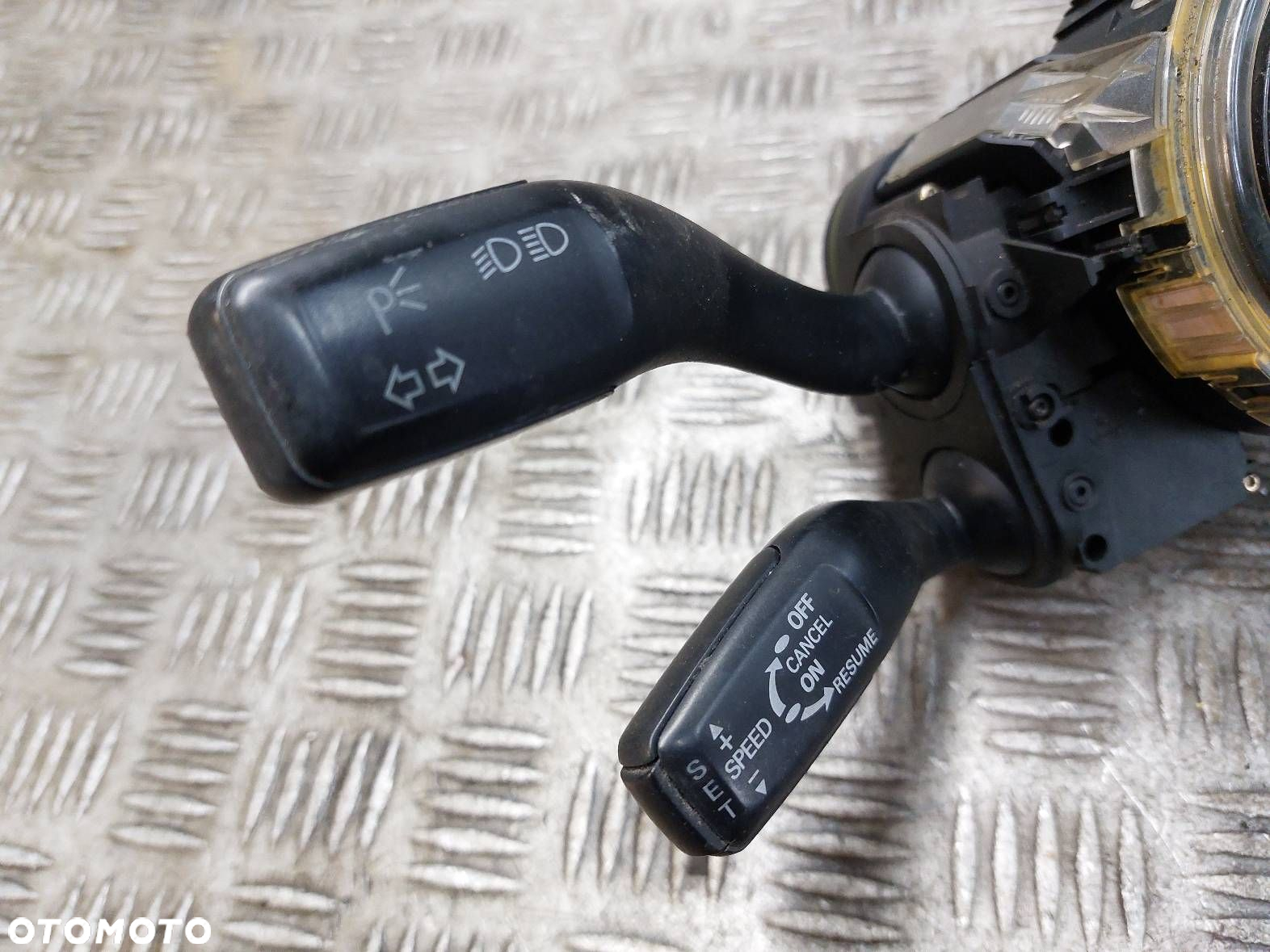 MANETKA PRZEŁĄCZNIK ZESPOLONY TAŚMA SYGNAŁU AUDI A4 B6 8E0953541C - 2