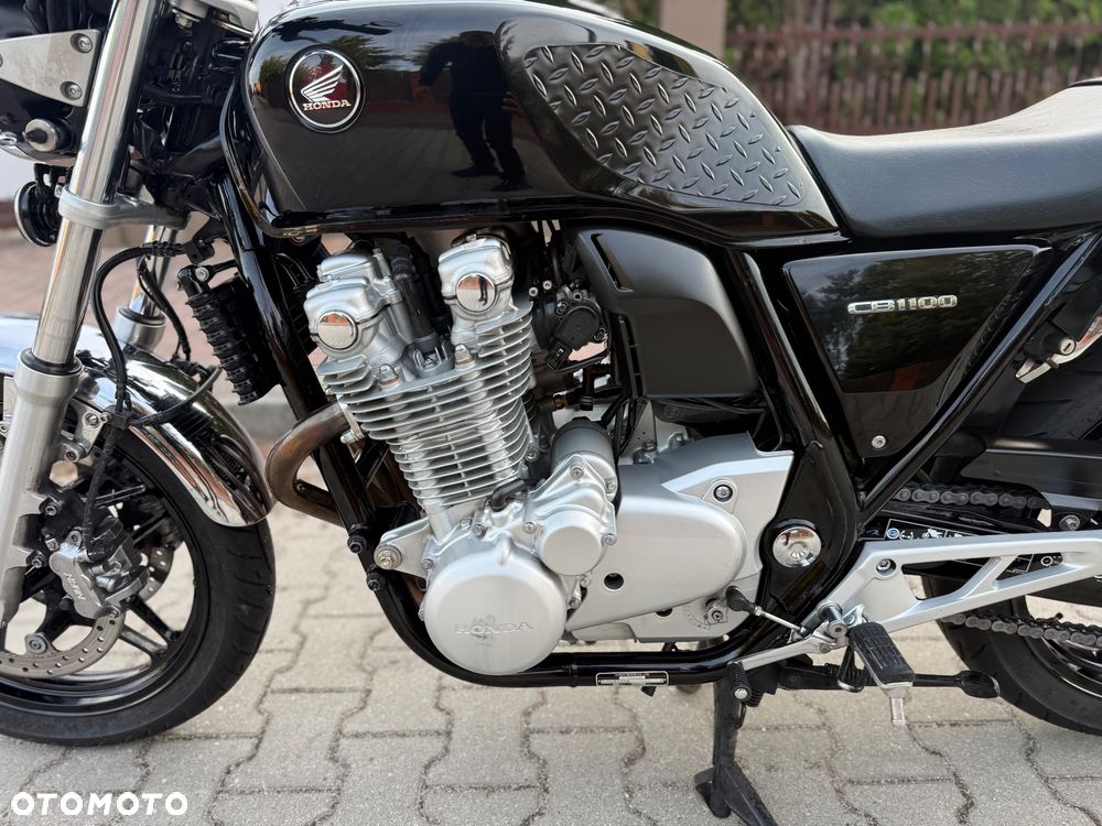 Honda CB - 23