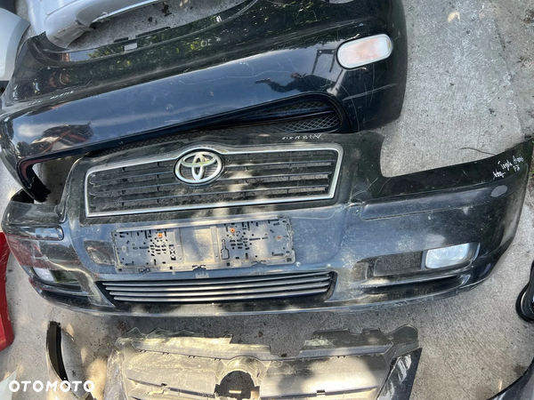 Zderzak przód przedni Toyota avensis t-25