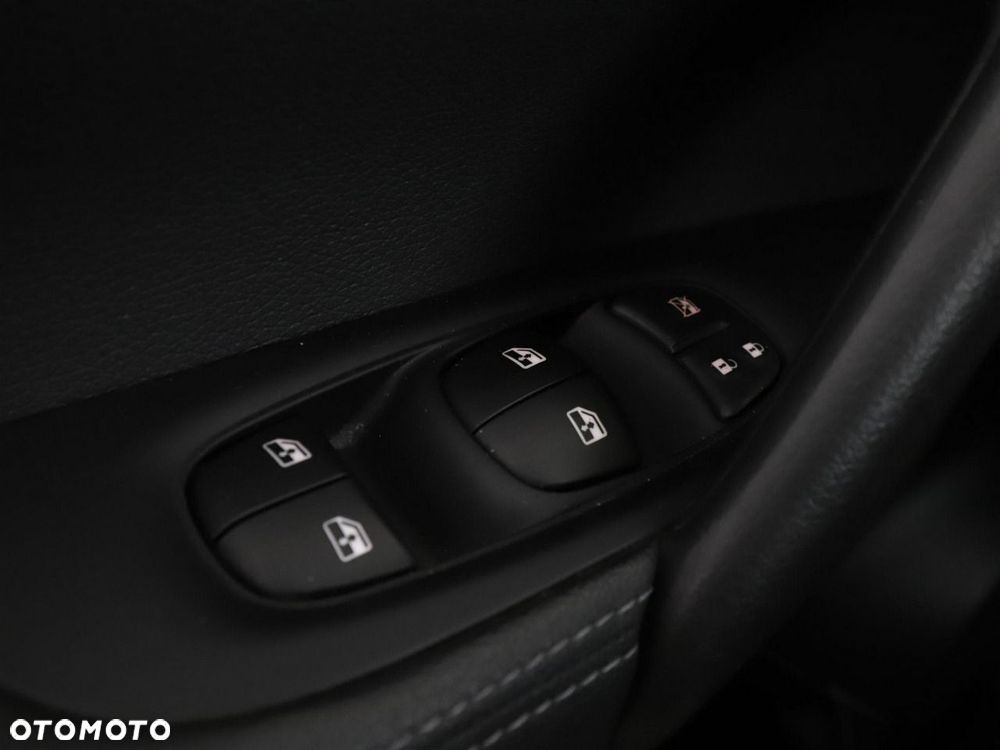 Nissan Qashqai 1.3 DIG-T N-Connecta - 33