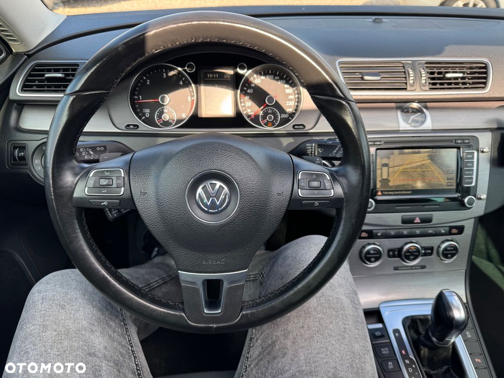 Volkswagen Passat - 5