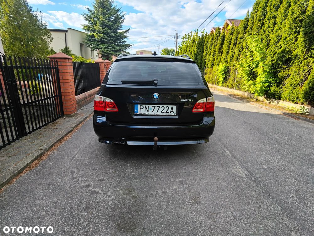 BMW Seria 5 523i - 7