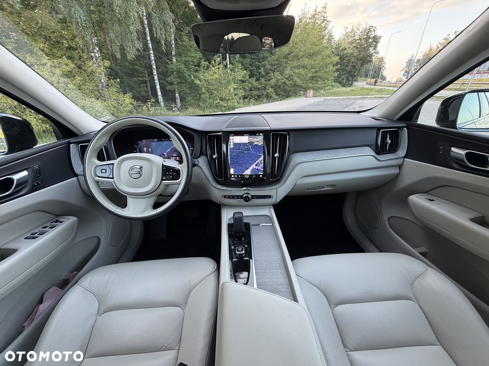 Volvo XC 60 T8 Plug-In Hybrid AWD Plus Dark - 15