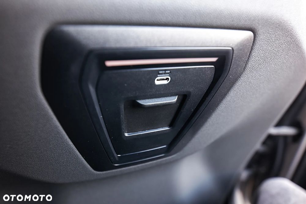 BMW Seria 5 520i mHEV - 25