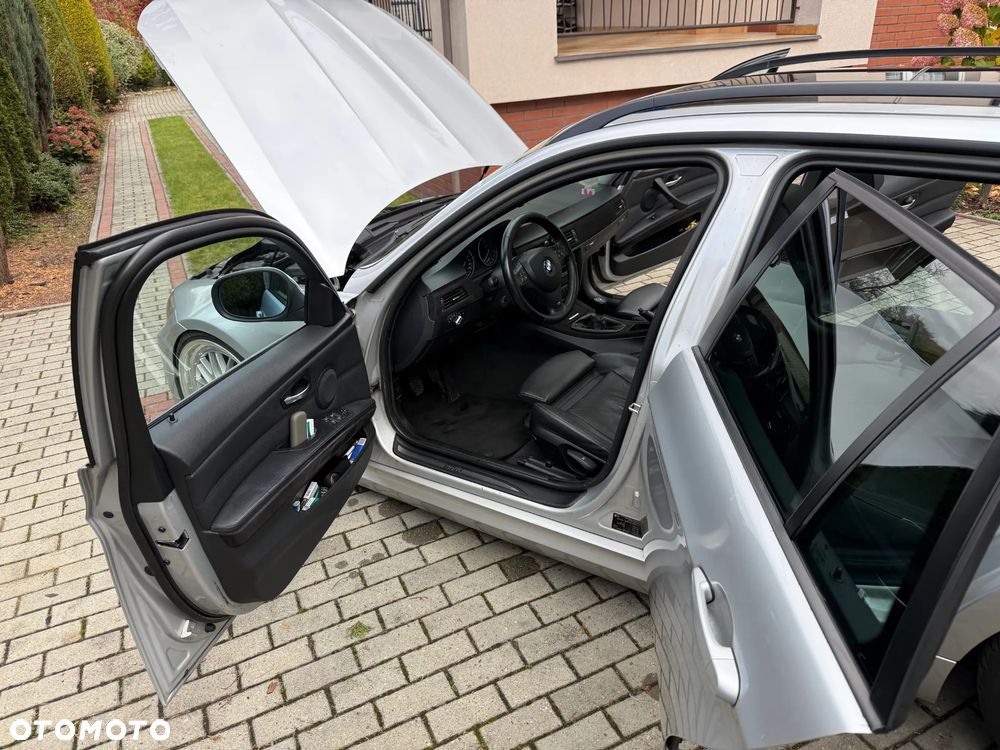 BMW Seria 3 320d DPF Touring - 10