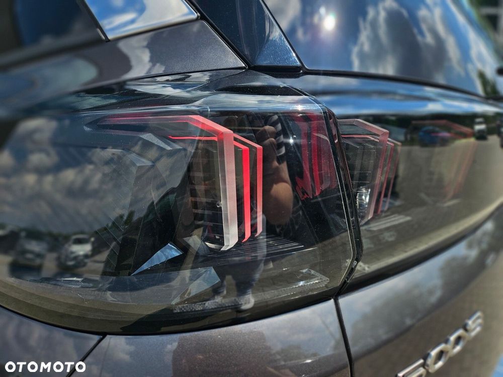Peugeot 5008 - 8