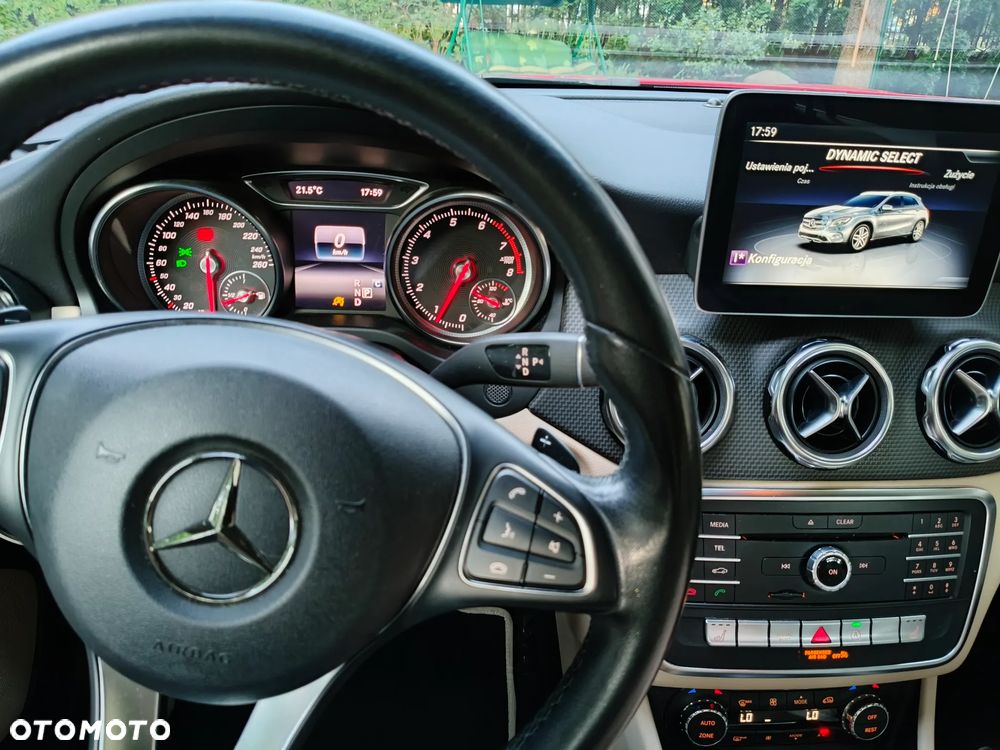 Mercedes-Benz GLA 180 7G-DCT Style - 10