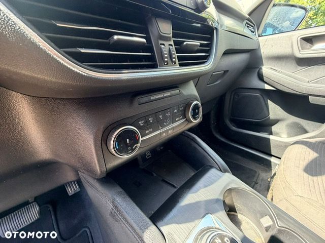 Ford Kuga 2.5 FHEV FWD Titanium - 23