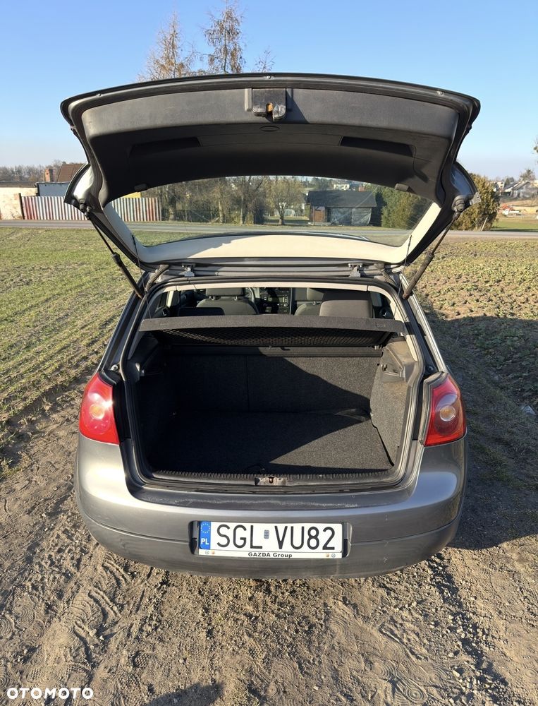 Volkswagen Golf 1.6 FSI Trendline - 16