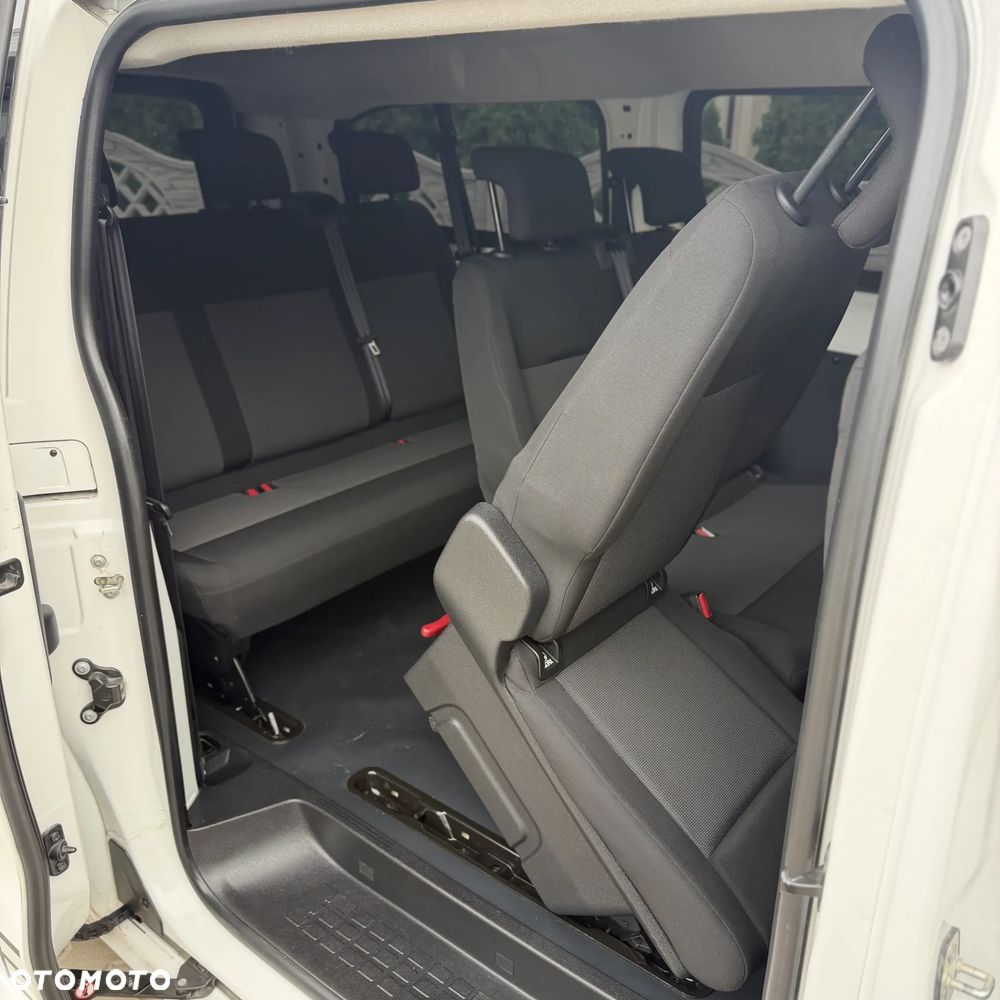 Peugeot Traveller 1.5 BlueHDi Long Business - 22
