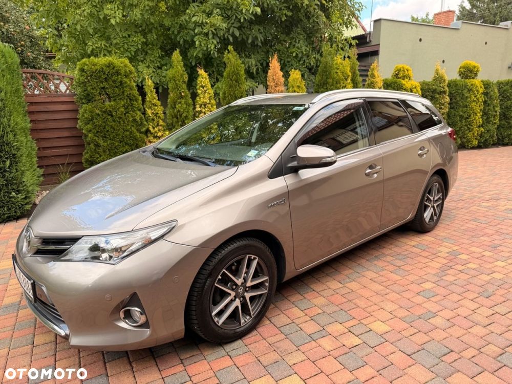 Toyota Auris Hybrid 135 Premium - 1