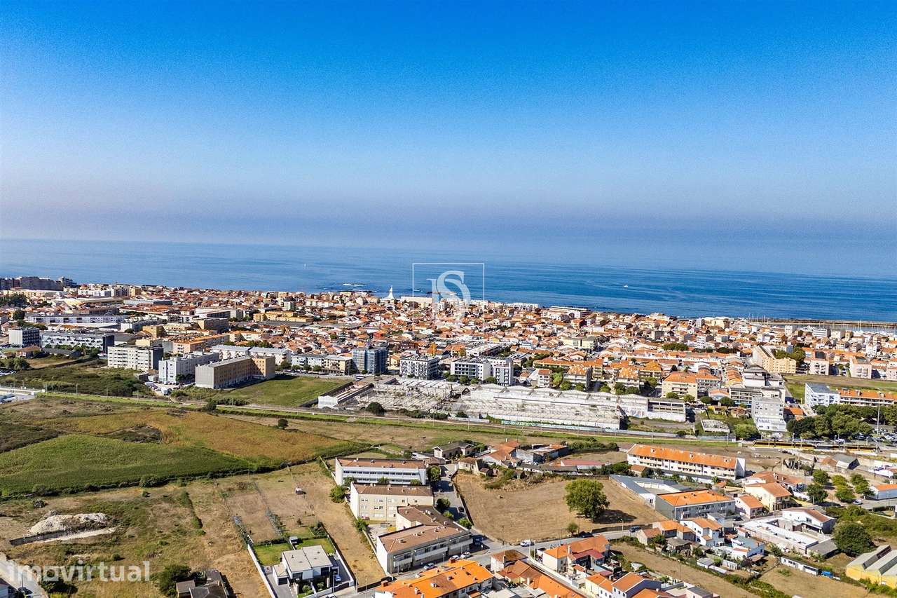T2+1, Remodelado, com Garagem Fechada, a 1,2 km da Praia — Vila do Con - Grande imagem: 2/47
