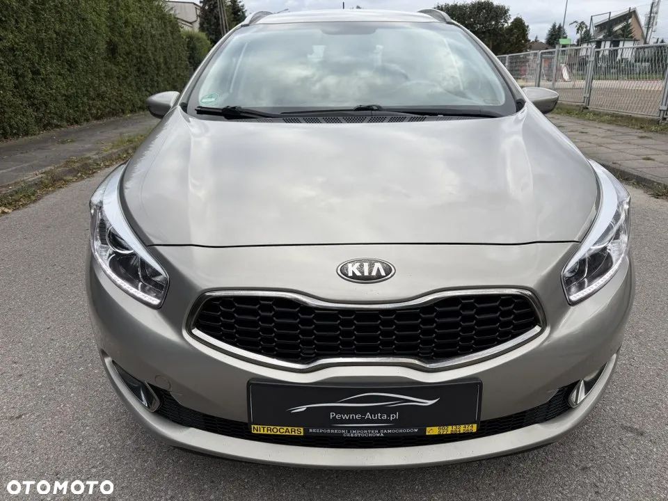 Kia Ceed 1.6 GDI SW Platinum Edition - 4