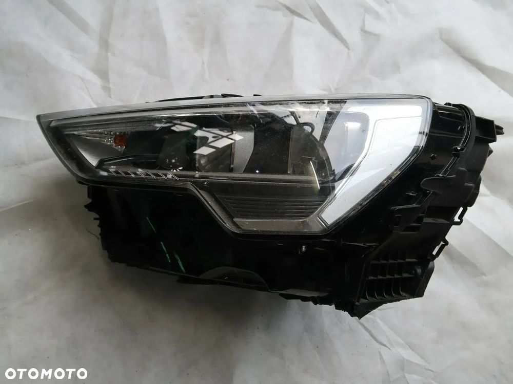 Lampa przednia Audi 83A 941011 11S - 1