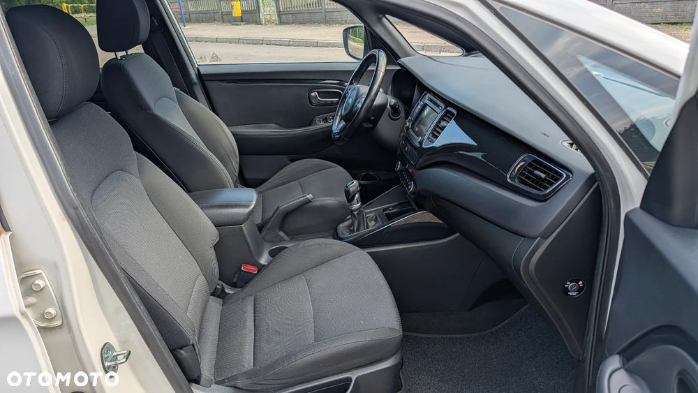Kia Carens 1.7 CRDi 115 Dream Team Edition - 11