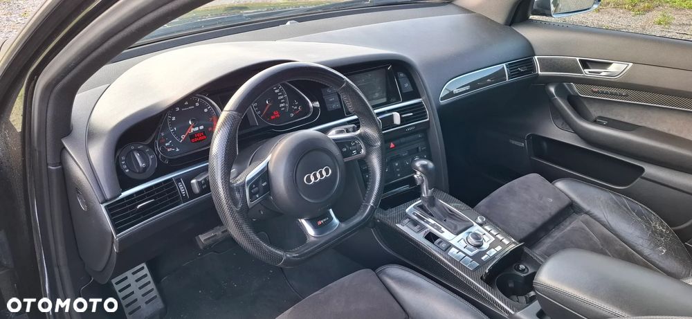 Audi RS6 Avant Standard - 14