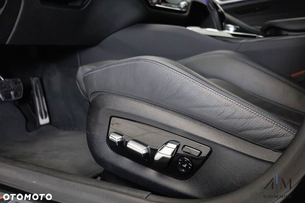 BMW Seria 5 540i xDrive - 16