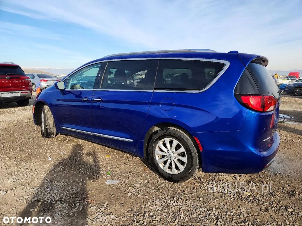 Chrysler Pacifica - 9