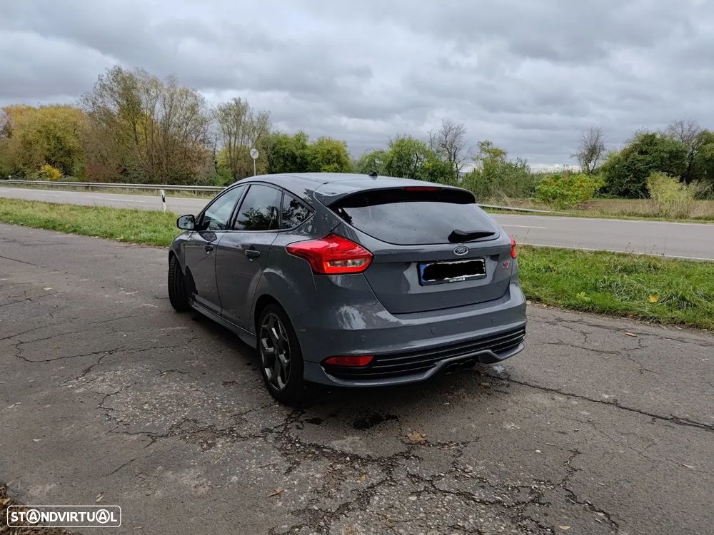 Ford Focus 2.0 EcoBoost ST c/ Pack Pele Exclusiva - 4